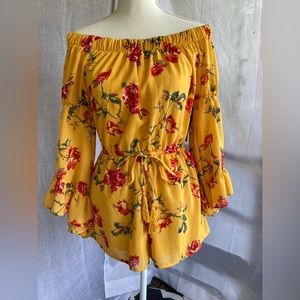 NWT Hint of Blush yellow floral off shoulder romper Small